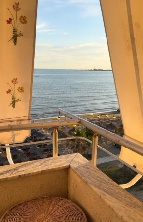 Beach Front Apartment Pedonale